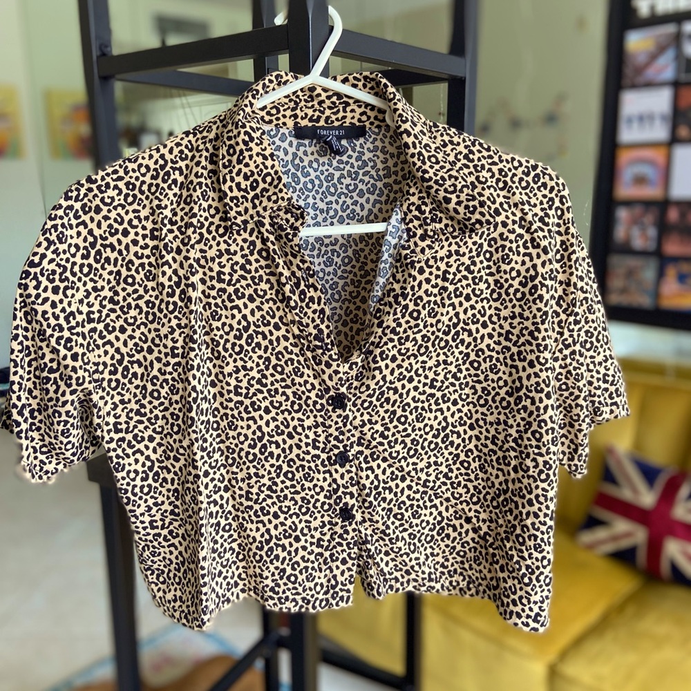 Small cropped button down - Picture 2 of 2